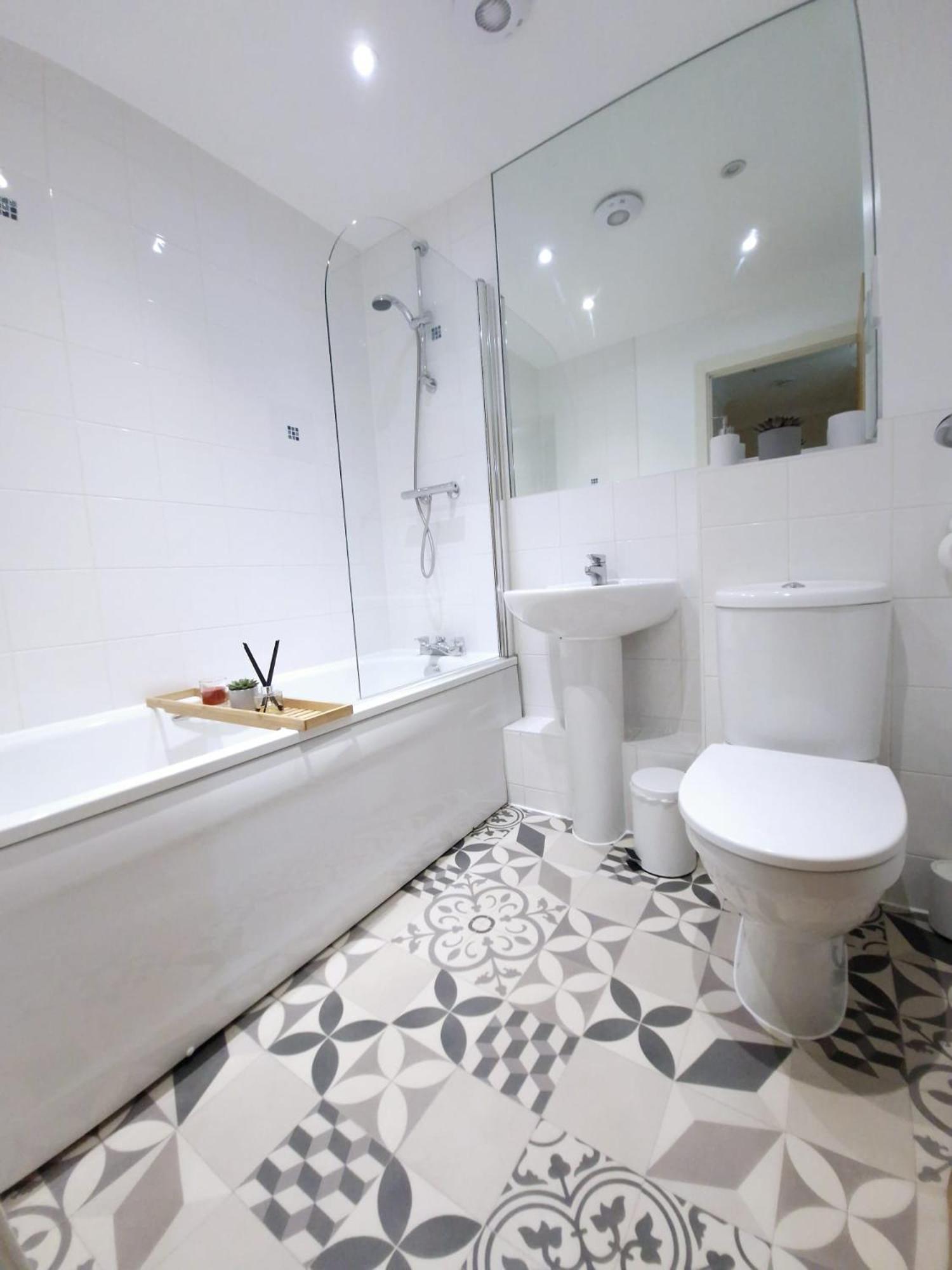Sleeps9 Parking&Garage 17 Mins To Gatwick, 30 To London Villa Merstham Kültér fotó